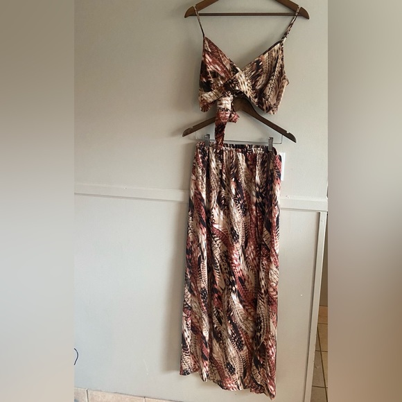 🌸 SHEIN 🌸 two piece skirt set - Picture 3 of 10